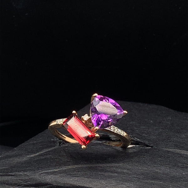 Amethyst and garnet beautiful 10k gold ring