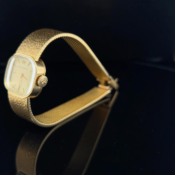 Girard -Perregaux solid 18k gold
Immaculate condition brand new