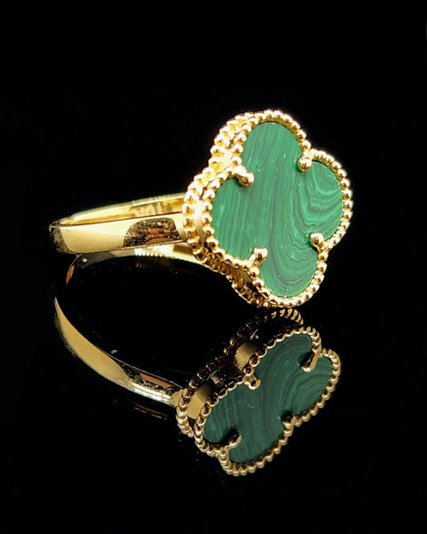 Gorgeous Van Cleef style ring yellow gold (green)