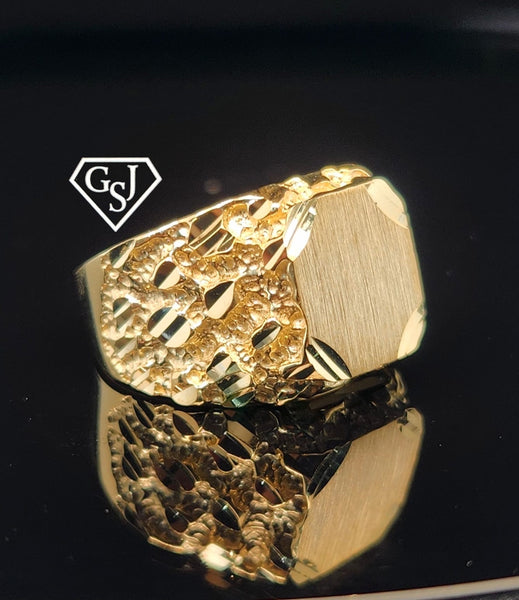 10kt 6.3g  Nugget Style Diamond Cut Signet Ring
