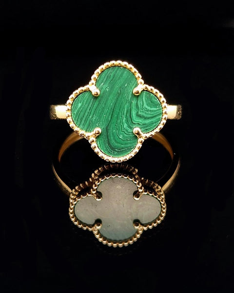 Gorgeous Van Cleef style ring yellow gold (green)