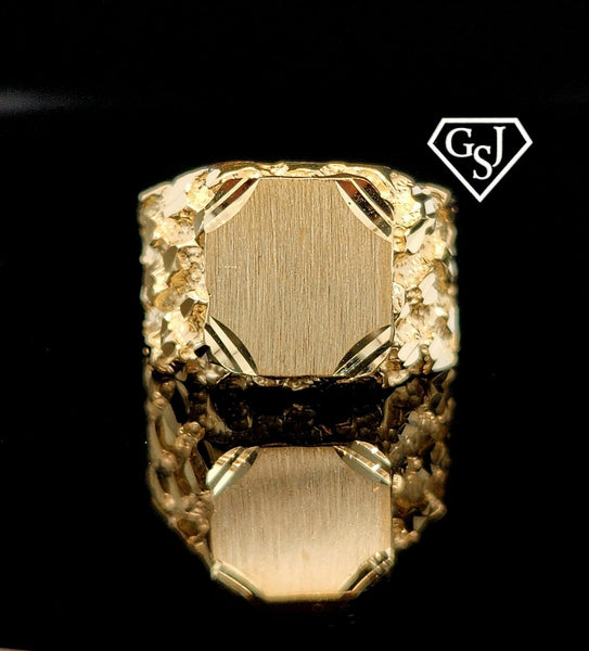 10kt 6.3g  Nugget Style Diamond Cut Signet Ring