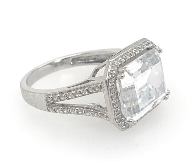 The Emarald-Huge Cubic 14K Woman Engagement Ring 20-2