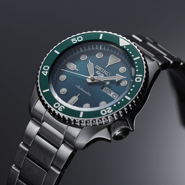 Seiko 5 Sports SRPD61 – Green Dial Automatic