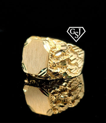 10kt 6.3g  Nugget Style Diamond Cut Signet Ring