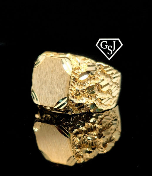 10kt 6.3g  Nugget Style Diamond Cut Signet Ring