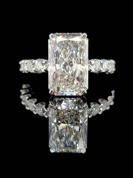 6.57CT of dazzling LGD. Set in 14k Gold