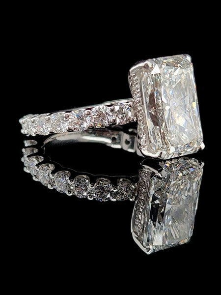 6.57CT of dazzling LGD. Set in 14k Gold