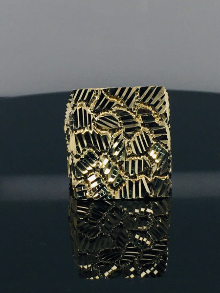 Diamond cut nugget style men’s ring