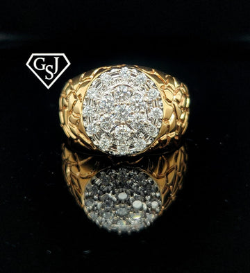 10kt Gold Nugget Style Diamond Ring Featuring Round Brilliant Cut Diamonss