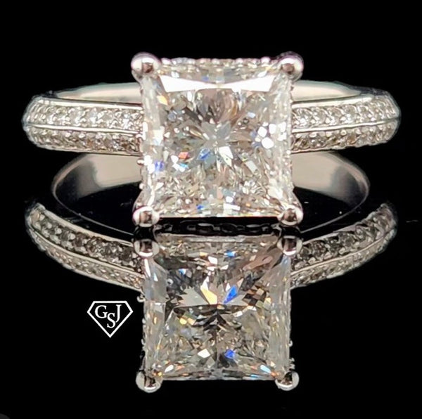 Beautiful 14K engagement ring