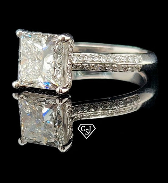 Beautiful 14K engagement ring