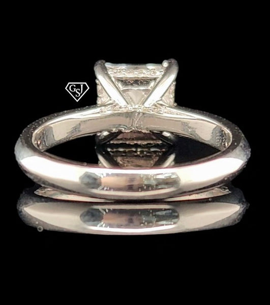 Beautiful 14K engagement ring