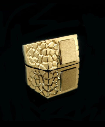 Stunning nugget ring with engrave able  square