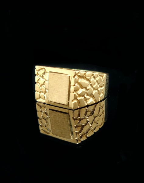 Stunning nugget ring with engrave able  square