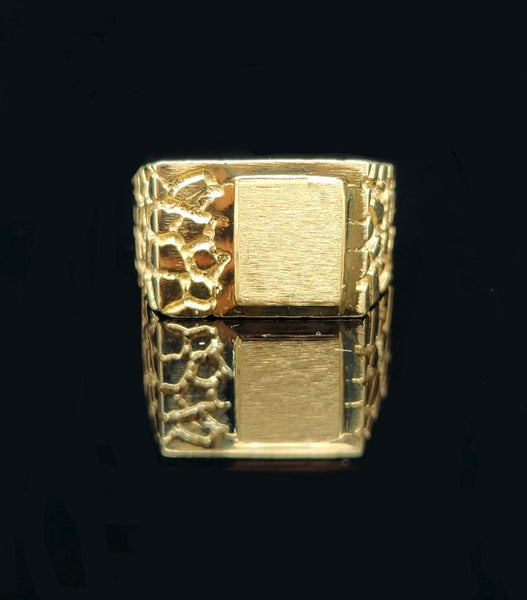 Stunning nugget ring with engrave able  square