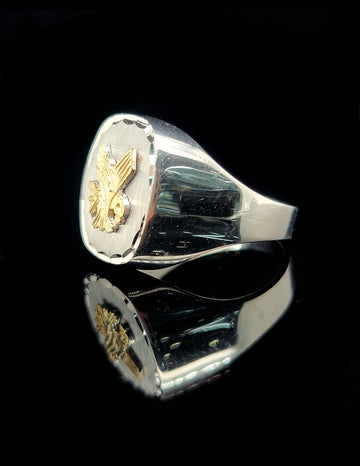 Stunning white gold ring with yellow eagle 3D 10k
