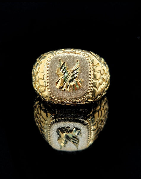 Gorgeous nugget ring with 3D eagle in the centre