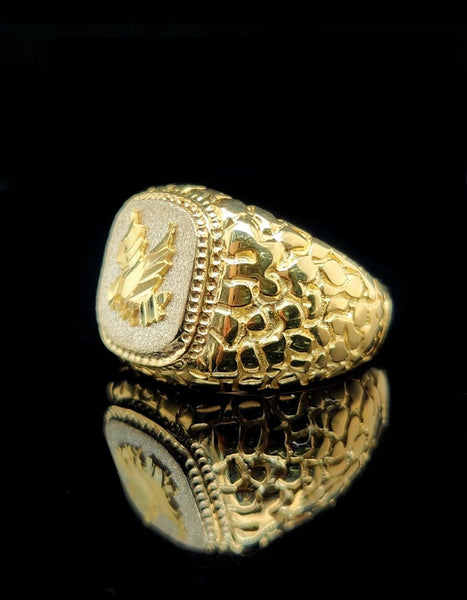 Gorgeous nugget ring with 3D eagle in the centre