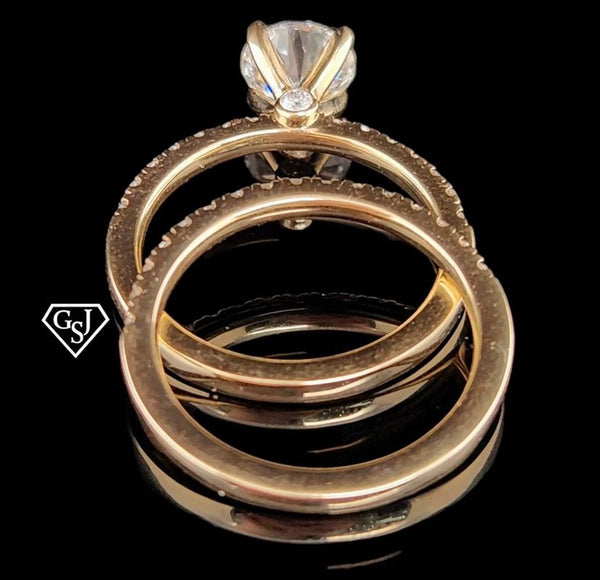 Stunning 14K Solitaire wedding set features a gorgeous 1.22CT