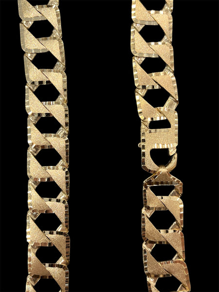 10KT Jumbo Yellow Gold Diamond-Cut Polished
Curb Link Chain Necklace
